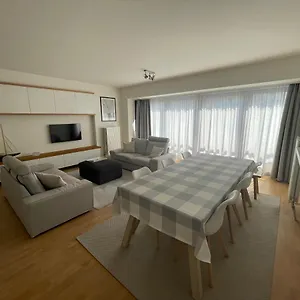 Appartement Perfect Gelegen Met Gratis Overdekte Staanplaats, Oostende